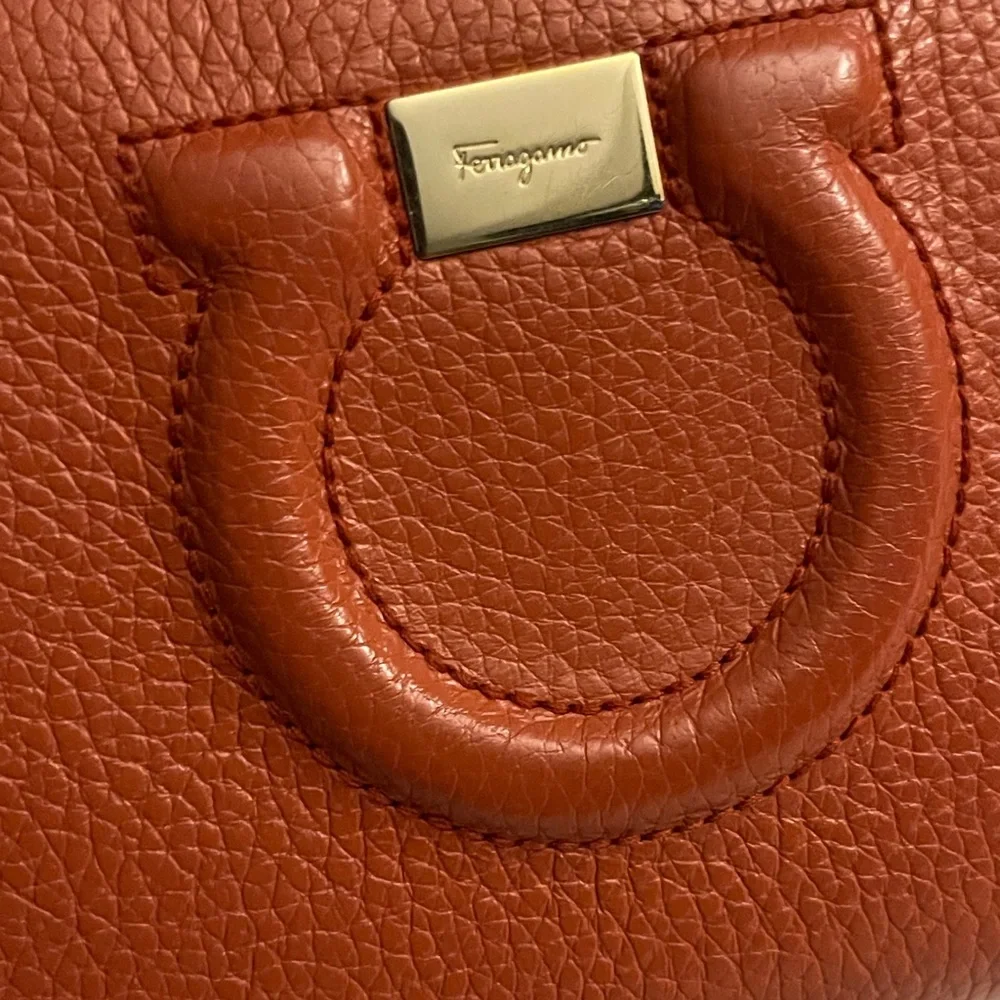 Ferragamo 22C843 Women's Long Wallet Gancho City Red Salvatore Ferragamo, red